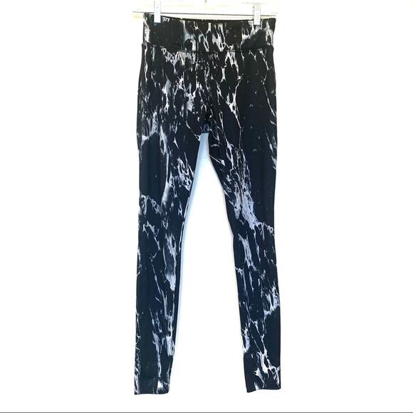 Forever 21 Marbled Leggings Sz XS Women's 7/8 Length Mid- High Rise Black White - Picture 2 of 5